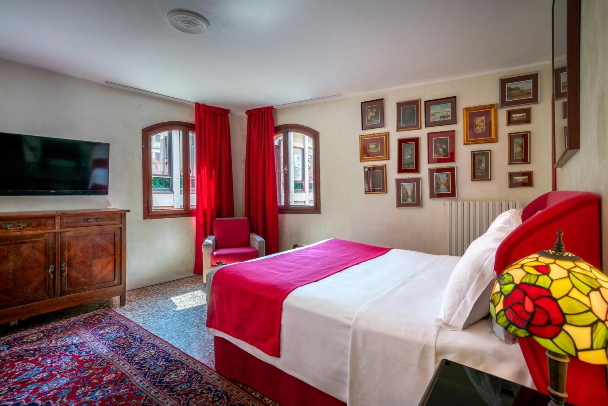 Palazzo San Luca Hotel Venice Bilik gambar